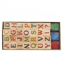 مكعبات خشبية لحروف اللغة الأنجلزية مع ختم بثلاثة ألوان 